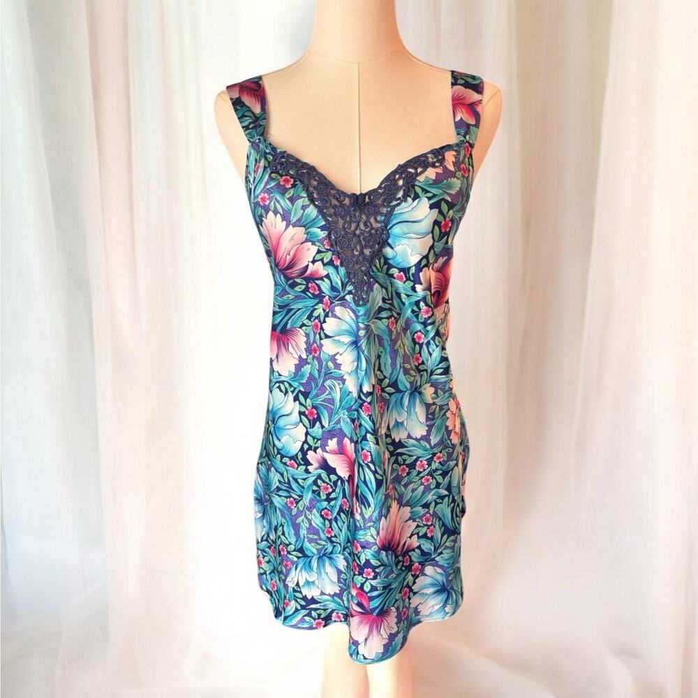 California Dynasty Chemise Nightgown Medium Slip Floral Vintage Women Satin
